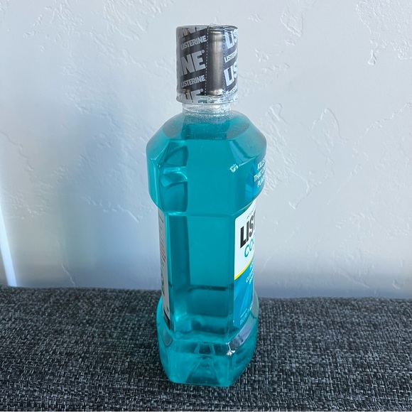 NWT Listerine Cool Mint Antiseptic Mouthwash 1.5 L - Picture 2 of 7